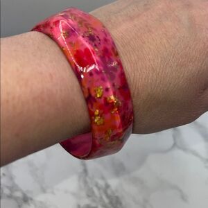 VINTAGE Floral Lucite Bangle Bracelet